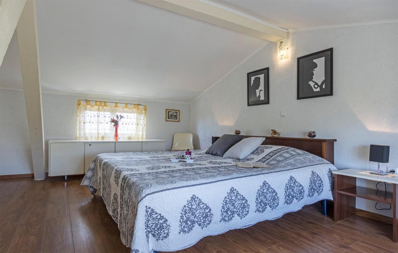 Villa Karina Tar Tar-Vabriga Екстериор снимка
